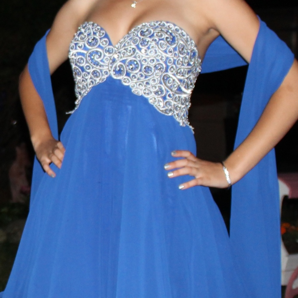 SALE!! formal dress size small dress (size 4-6).    2